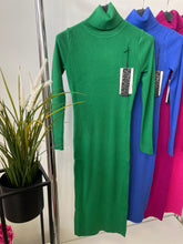 Kép betöltése a galériamegjelenítőbe: 006 ZORA garbóruha