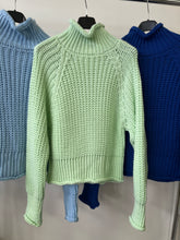 Kép betöltése a galériamegjelenítőbe: 067 MOLLY VASTAG kötésű pulóver