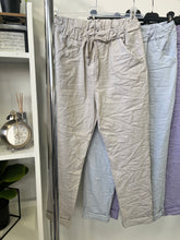 Kép betöltése a galériamegjelenítőbe: VANDA gyűrt nadrág 7373/1318