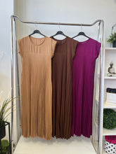 Kép betöltése a galériamegjelenítőbe: 8217 EMILY pliszírozott ruha