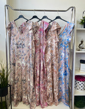 Kép betöltése a galériamegjelenítőbe: BIANKA bőszárú mintás overál/5985