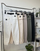 Kép betöltése a galériamegjelenítőbe: 17516 PENNY öves nadrág