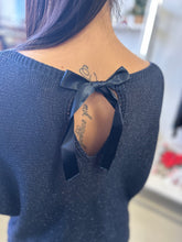 Kép betöltése a galériamegjelenítőbe: 1236 SZATĖN szalagos csillogós felső