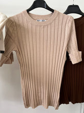 Kép betöltése a galériamegjelenítőbe: 0015 FERGIE basic kötött felső