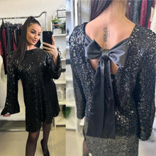 Kép betöltése a galériamegjelenítőbe: 6666 MARION flitteres, hátán masnis ruha