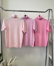 Kép betöltése a galériamegjelenítőbe: 0083 BASIC rövid ujjú garbó