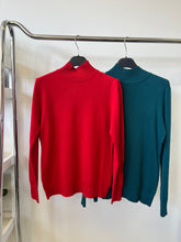 Kép betöltése a galériamegjelenítőbe: 002 BASIC félgarbó