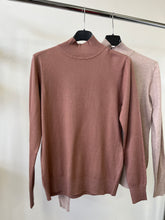 Kép betöltése a galériamegjelenítőbe: 002 BASIC félgarbó