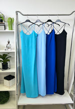 Kép betöltése a galériamegjelenítőbe: 12757 SUMMER pántos nyári ruha