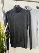 Kép betöltése a galériamegjelenítőbe: 5851 LUREX basic garbó