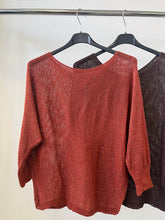 Kép betöltése a galériamegjelenítőbe: 1236 SZATĖN szalagos csillogós felső