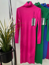 Kép betöltése a galériamegjelenítőbe: 006 ZORA garbóruha