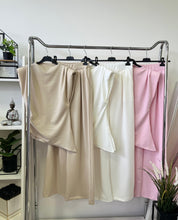 Kép betöltése a galériamegjelenítőbe: 003042 CHRISTINE nadrág+felső szett