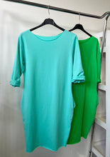 Kép betöltése a galériamegjelenítőbe: ZSEBES pamut ruha /4872