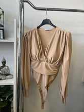 Kép betöltése a galériamegjelenítőbe: 8215 CHLOE Fényes body