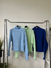 Kép betöltése a galériamegjelenítőbe: 067 MOLLY VASTAG kötésű pulóver