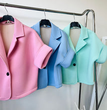 Kép betöltése a galériamegjelenítőbe: 36365 ISABELL rövid ujjú átmneneti kabát