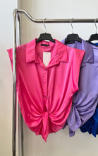 Kép betöltése a galériamegjelenítőbe: 7370 LINETT szatén felső/ blúz