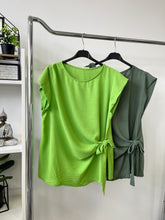 Kép betöltése a galériamegjelenítőbe: 25153 LOTTE átkötős felső