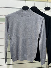 Kép betöltése a galériamegjelenítőbe: 002 BASIC félgarbó