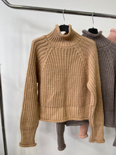 Kép betöltése a galériamegjelenítőbe: 067 MOLLY VASTAG kötésű pulóver