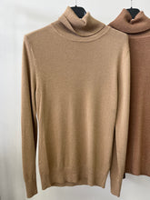 Kép betöltése a galériamegjelenítőbe: 5851 LUREX basic garbó