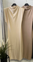 Kép betöltése a galériamegjelenítőbe: 1687 GINA elasztikus ruha