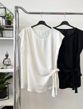 Kép betöltése a galériamegjelenítőbe: 25153 LOTTE átkötős felső