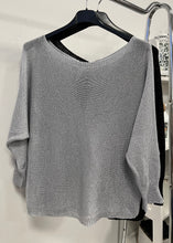 Kép betöltése a galériamegjelenítőbe: 1236 SZATĖN szalagos csillogós felső