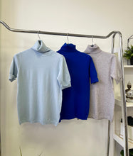 Kép betöltése a galériamegjelenítőbe: 0083 BASIC rövid ujjú garbó