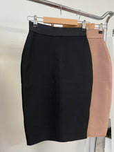 Kép betöltése a galériamegjelenítőbe: 9636 NATUR Alakformáló szoknya