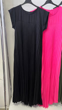 Kép betöltése a galériamegjelenítőbe: 8217 EMILY pliszírozott ruha