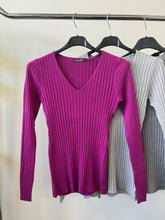 Kép betöltése a galériamegjelenítőbe: 5808 BORDÁS basic V nyakú felső