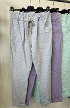 Kép betöltése a galériamegjelenítőbe: VANDA gyűrt nadrág 7373/1318