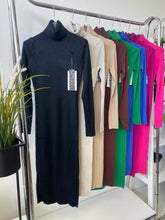 Kép betöltése a galériamegjelenítőbe: 006 ZORA garbóruha