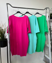 Kép betöltése a galériamegjelenítőbe: ZSEBES pamut ruha /4872