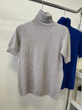 Kép betöltése a galériamegjelenítőbe: 0083 BASIC rövid ujjú garbó