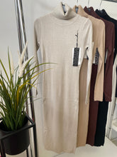 Kép betöltése a galériamegjelenítőbe: 006 ZORA garbóruha