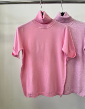 Kép betöltése a galériamegjelenítőbe: 0083 BASIC rövid ujjú garbó