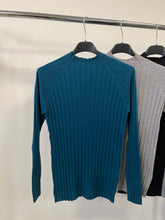 Kép betöltése a galériamegjelenítőbe: 5999 BORDÁS basic félgarbó