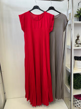 Kép betöltése a galériamegjelenítőbe: 8217 EMILY pliszírozott ruha