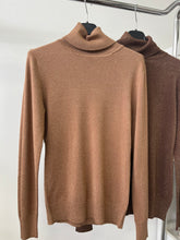 Kép betöltése a galériamegjelenítőbe: 5851 LUREX basic garbó