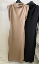 Kép betöltése a galériamegjelenítőbe: 1687 GINA elasztikus ruha