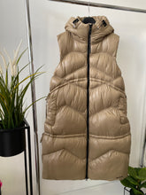 Kép betöltése a galériamegjelenítőbe: 4286 FÉNYES Steppelt mellény