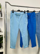 Kép betöltése a galériamegjelenítőbe: VANDA gyűrt nadrág 7373/1318