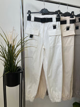 Kép betöltése a galériamegjelenítőbe: 17516 PENNY öves nadrág