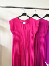 Kép betöltése a galériamegjelenítőbe: 8217 EMILY pliszírozott ruha