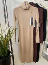 Kép betöltése a galériamegjelenítőbe: 006 ZORA garbóruha