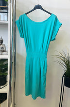 Kép betöltése a galériamegjelenítőbe: 6429 BASIC öves-zsebes pamut ruha