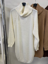 Kép betöltése a galériamegjelenítőbe: 5205 HETTA GARBÓ pulóver/tunika